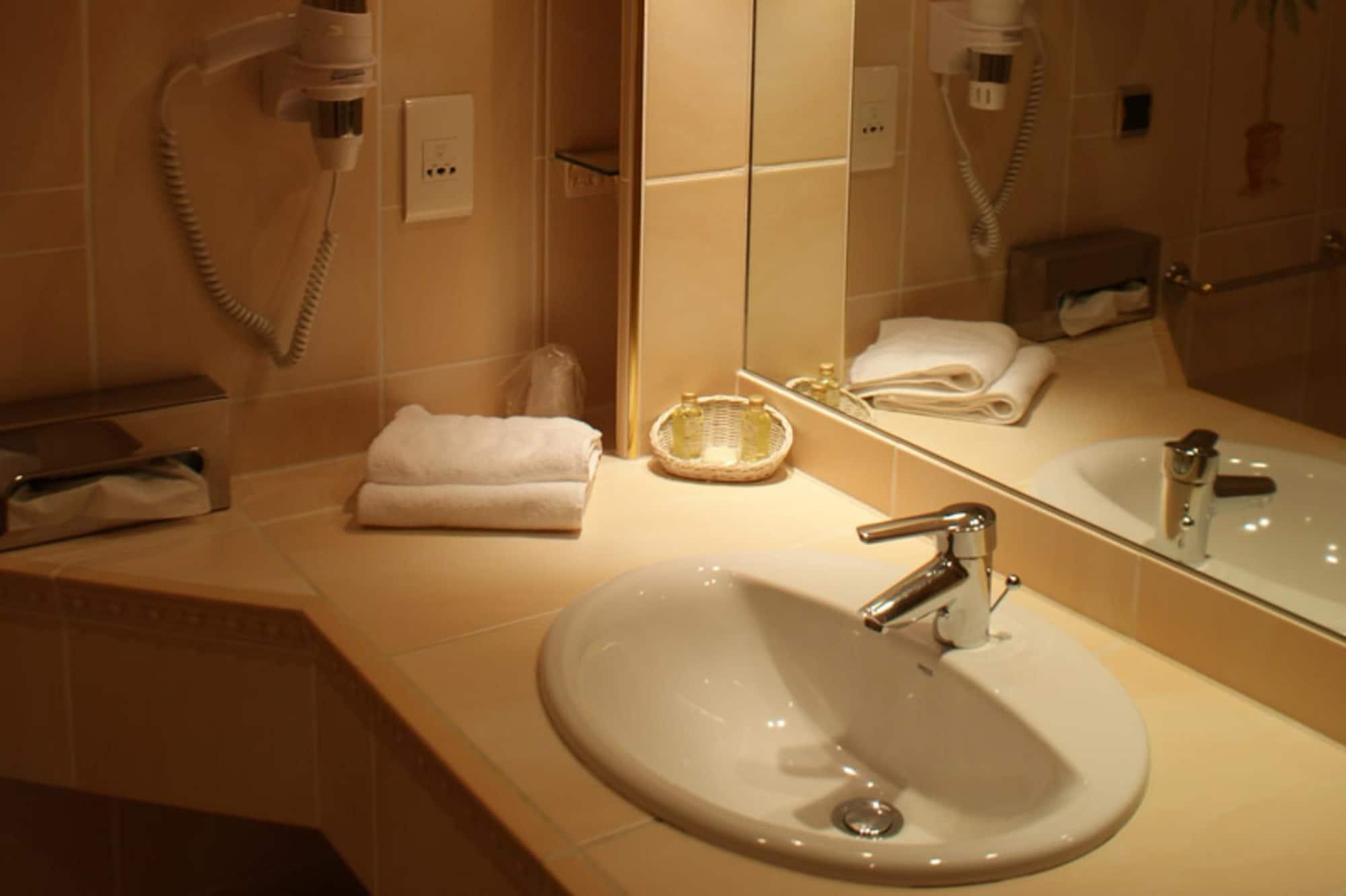 Vitrac  Auberge La Tomette, The Originals Relais מראה חיצוני תמונה